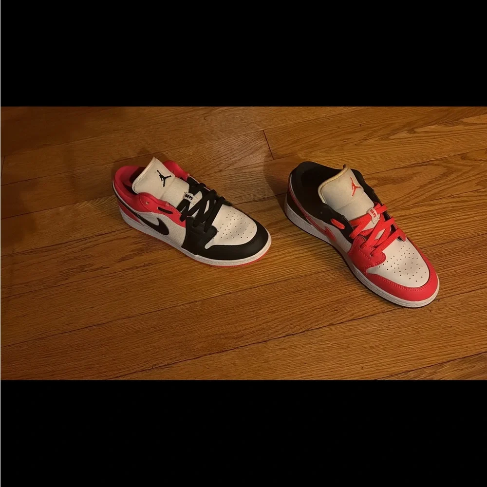 Nike Women's Sneakers - White, Black, Pink - Picture 4 of 4